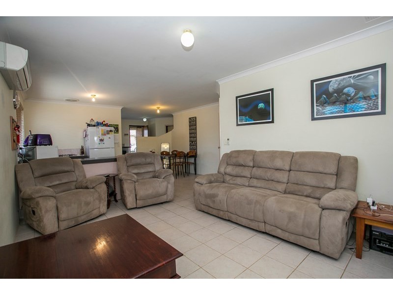 17 Borah Court, Caversham WA 6055
