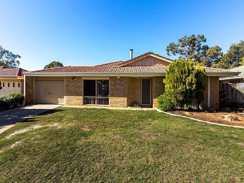 15 Garnsworthy Grove, Stratton WA 6056