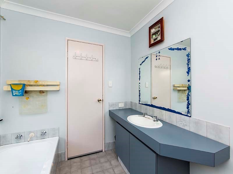 15 Garnsworthy Grove, Stratton WA 6056