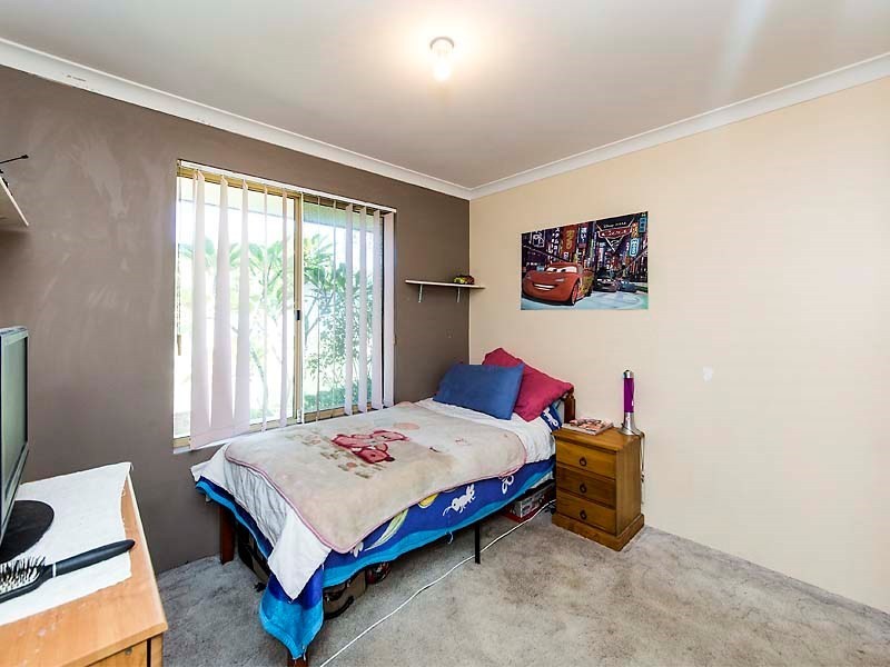 15 Garnsworthy Grove, Stratton WA 6056