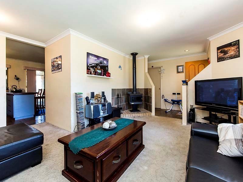 15 Garnsworthy Grove, Stratton WA 6056