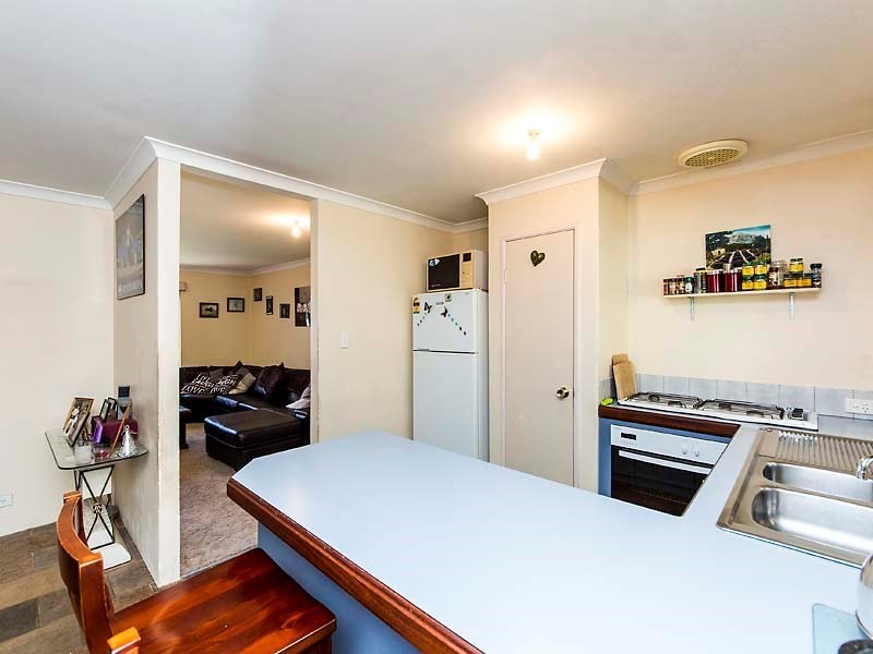 15 Garnsworthy Grove, Stratton WA 6056