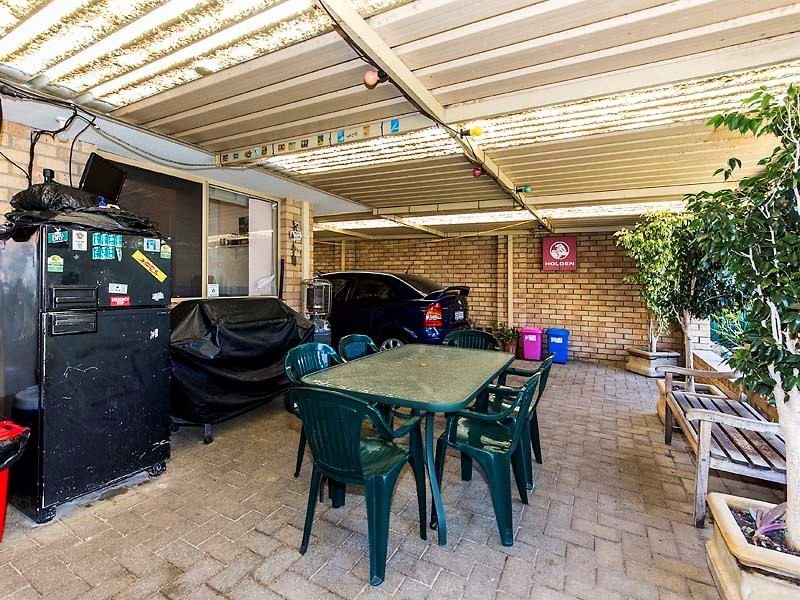 15 Garnsworthy Grove, Stratton WA 6056