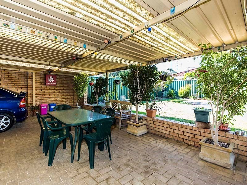 15 Garnsworthy Grove, Stratton WA 6056