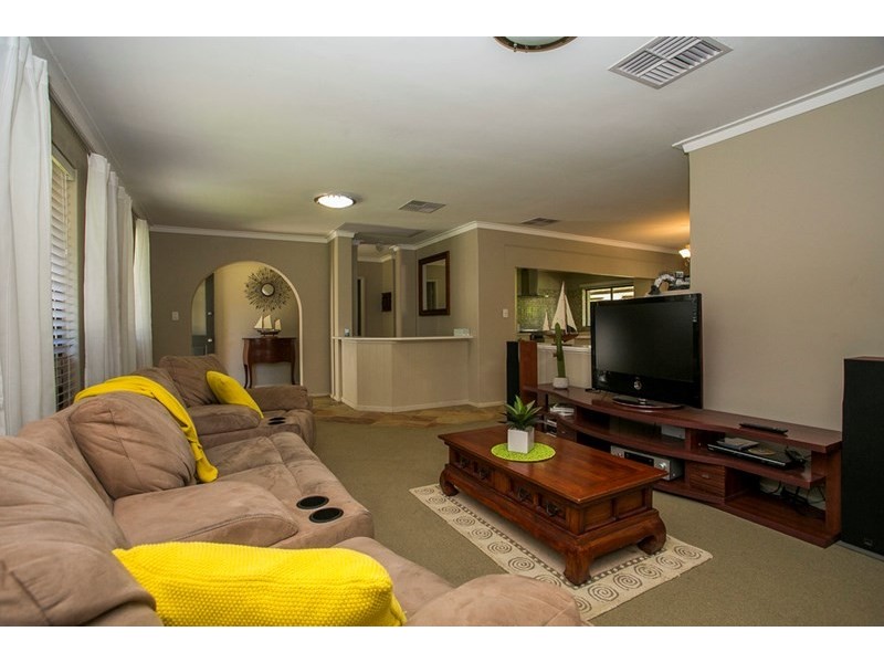 4 Mary Street, Hazelmere WA 6055