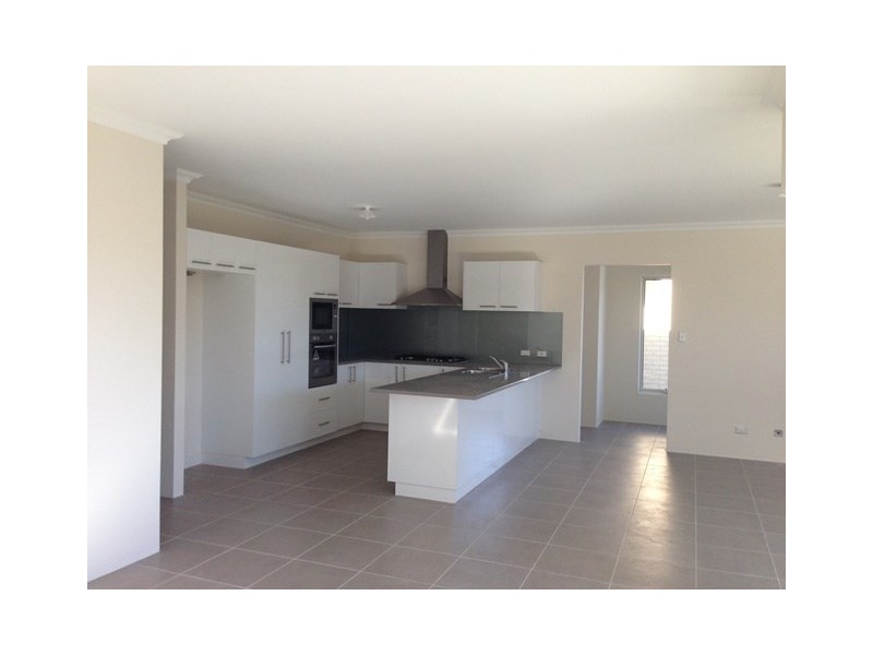 Unit 2, 2 Frost Street, Swan View WA 6056