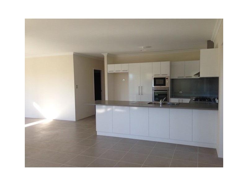 Unit 2, 2 Frost Street, Swan View WA 6056