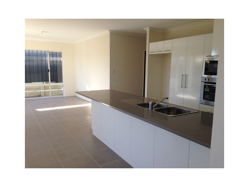 Unit 2, 2 Frost Street, Swan View WA 6056