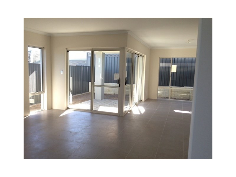 Unit 2, 2 Frost Street, Swan View WA 6056