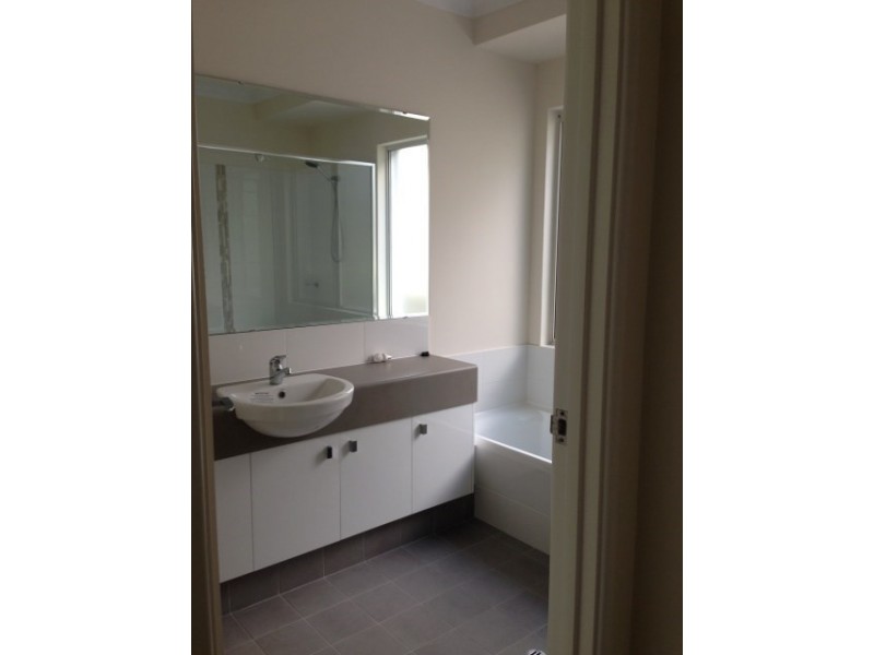 Unit 2, 2 Frost Street, Swan View WA 6056