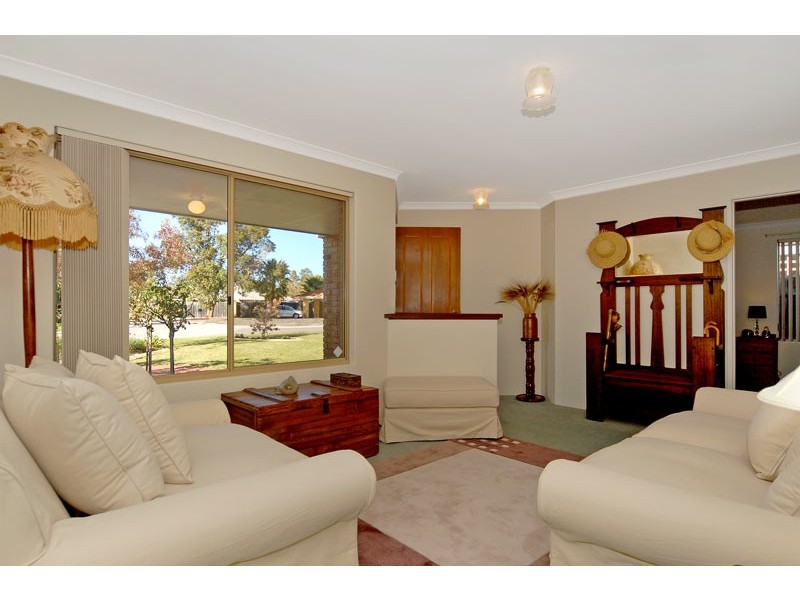 13 Wade Square, Stratton WA 6056