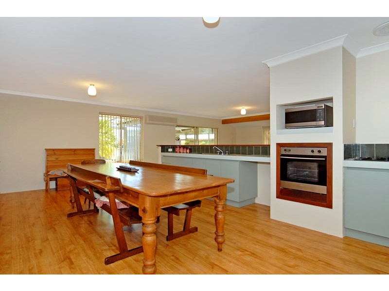 13 Wade Square, Stratton WA 6056