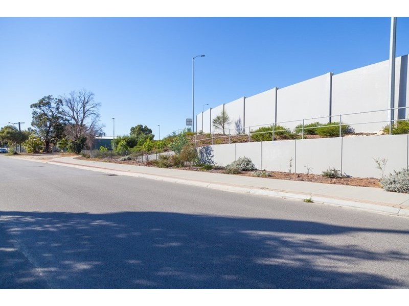 9 and 11 Beaconsfield Avenue, Midvale WA 6056