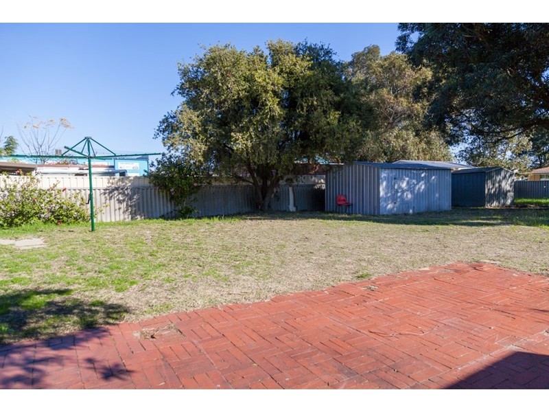 9 Beaconsfield Avenue, Midvale WA 6056