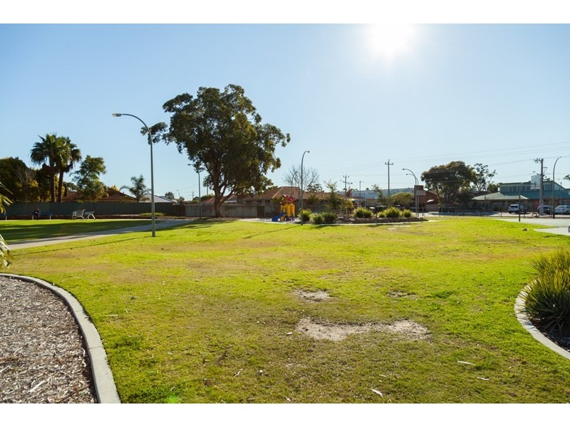 9 Beaconsfield Avenue, Midvale WA 6056