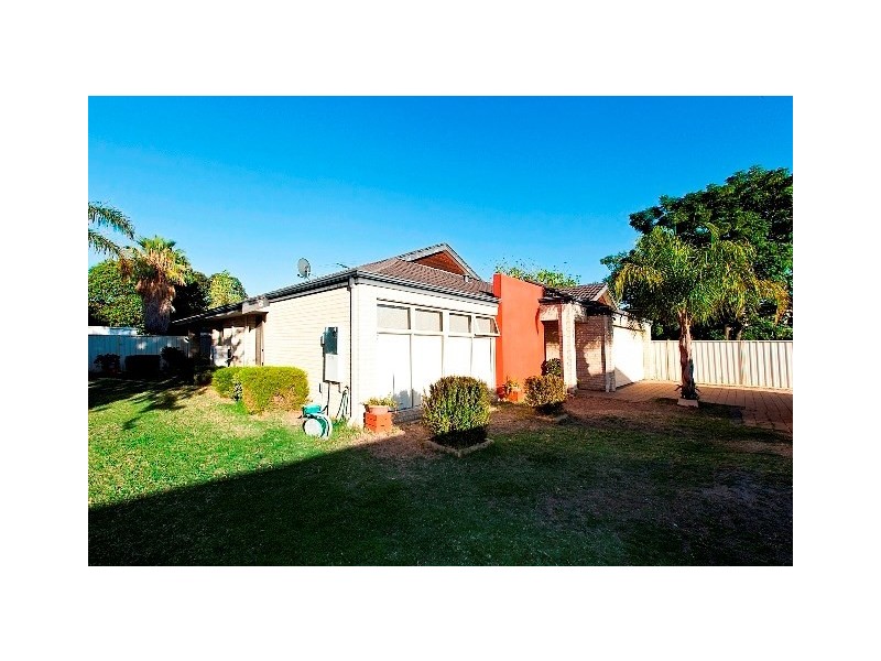 6a Wellaton Street, Midvale WA 6056