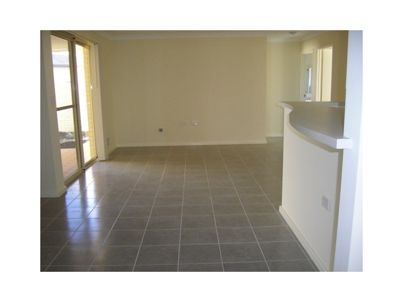 10 Barnfield Drive, Ellenbrook WA 6069