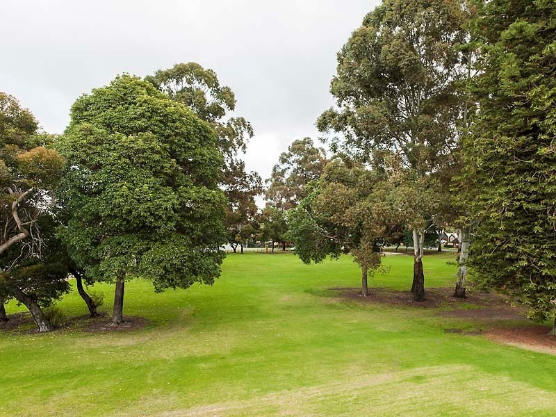 1/6 Mills Avenue, Bayswater WA 6053