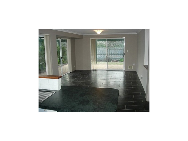 38 Kangaroo Ent, Stratton WA 6056