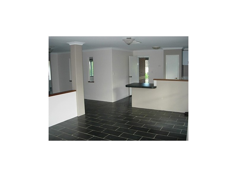 38 Kangaroo Ent, Stratton WA 6056