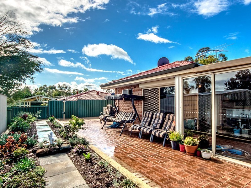 12 Friday Corner, Swan View WA 6056
