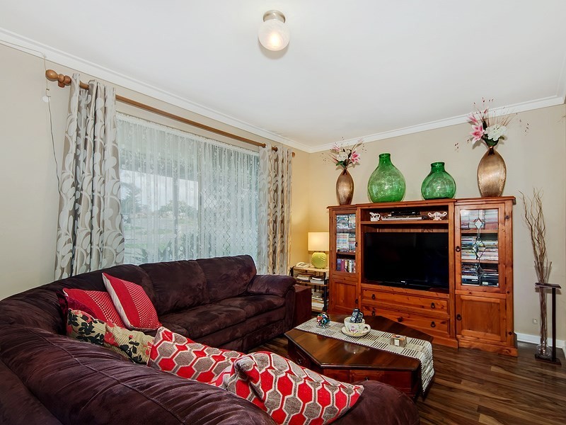 12 Friday Corner, Swan View WA 6056