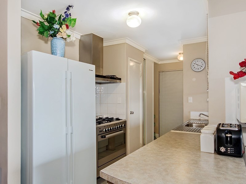 12 Friday Corner, Swan View WA 6056