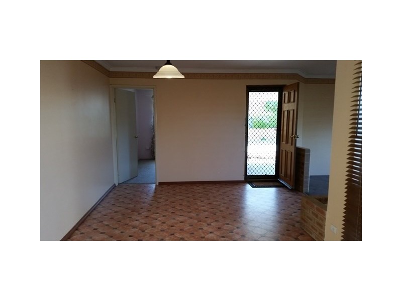 8,7 Talbot Road, Swan View WA 6056