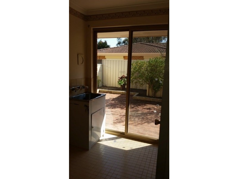 8,7 Talbot Road, Swan View WA 6056