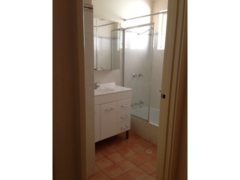 14 Roger Street, Midland WA 6056