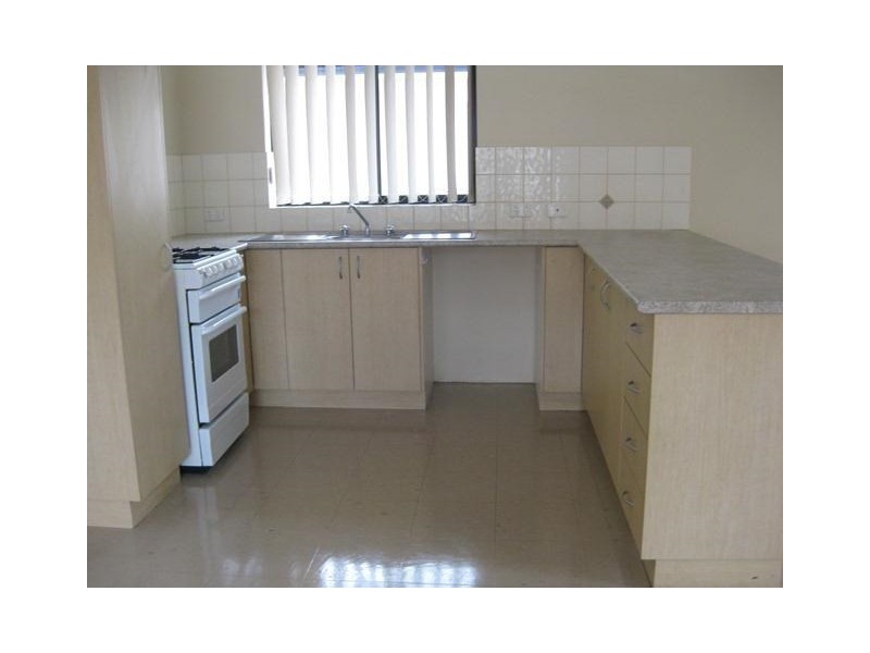 4/12 Mathoura Street, Midland WA 6056