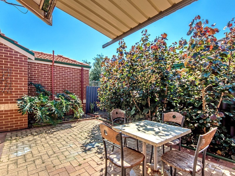 2/42 Charles Street, Midland WA 6056