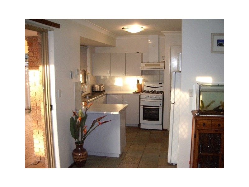 18 Roger Street, Midland WA 6056