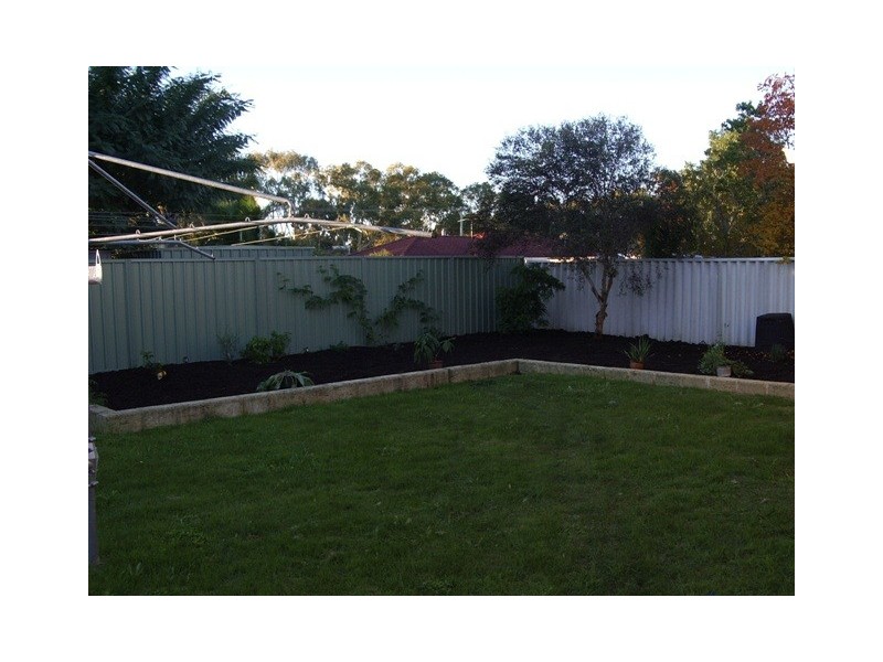 18 Roger Street, Midland WA 6056