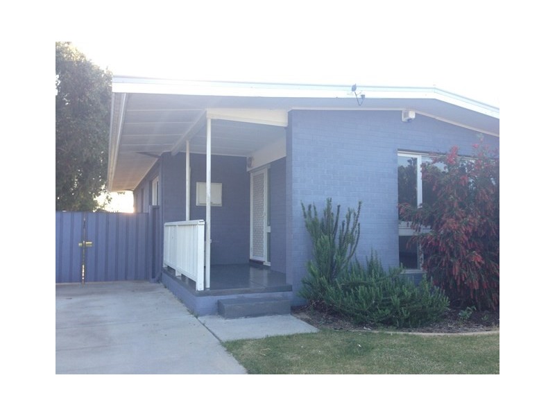 77 Beaconsfield Avenue, Midvale WA 6056