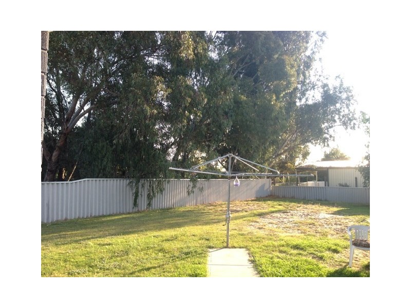 77 Beaconsfield Avenue, Midvale WA 6056