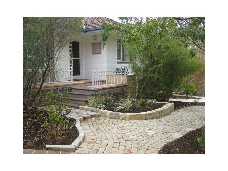 6 Russell Road, Greenmount WA 6056