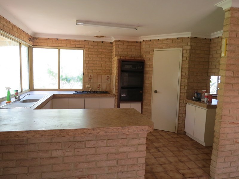 34 Tomlin Street, West Swan WA 6055
