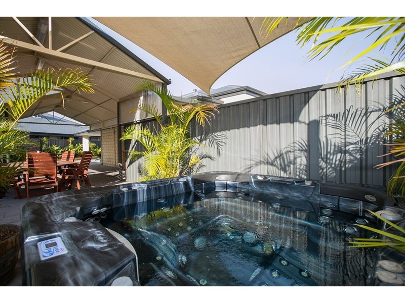 12 Cordovan Parkway, Aveley WA 6069