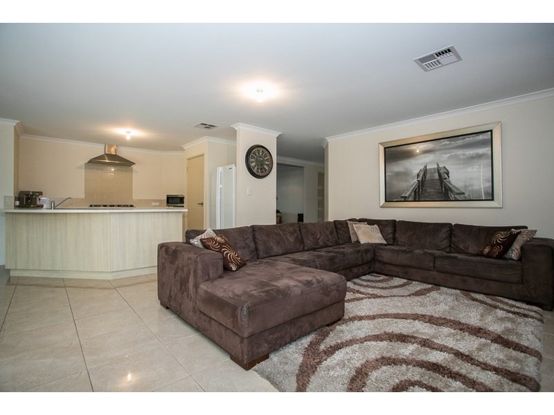 12 Cordovan Parkway, Aveley WA 6069