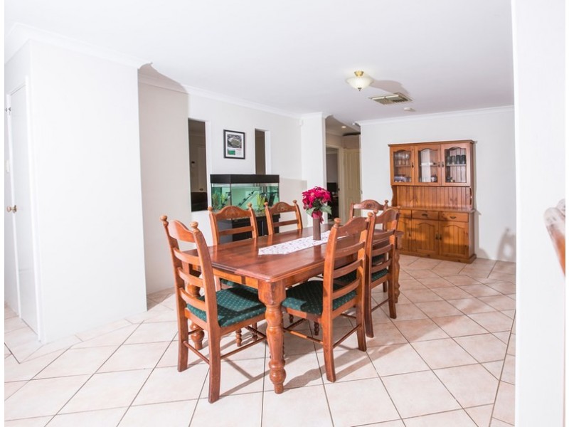 12 Chungking Grove, Stratton WA 6056