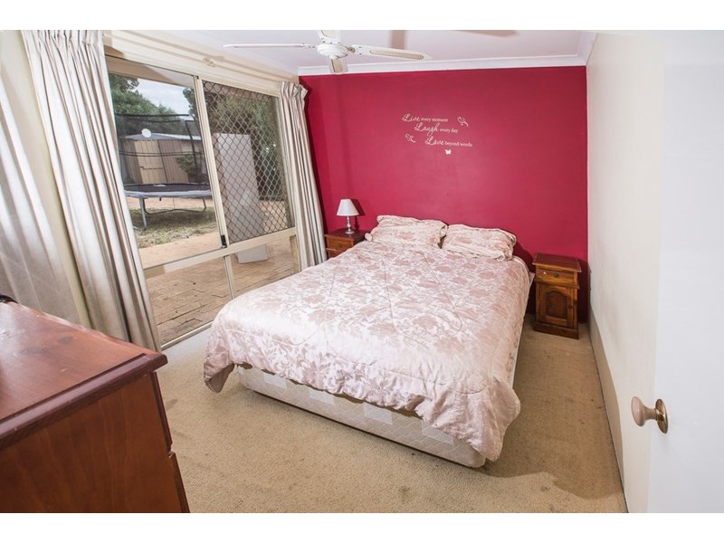 12 Chungking Grove, Stratton WA 6056