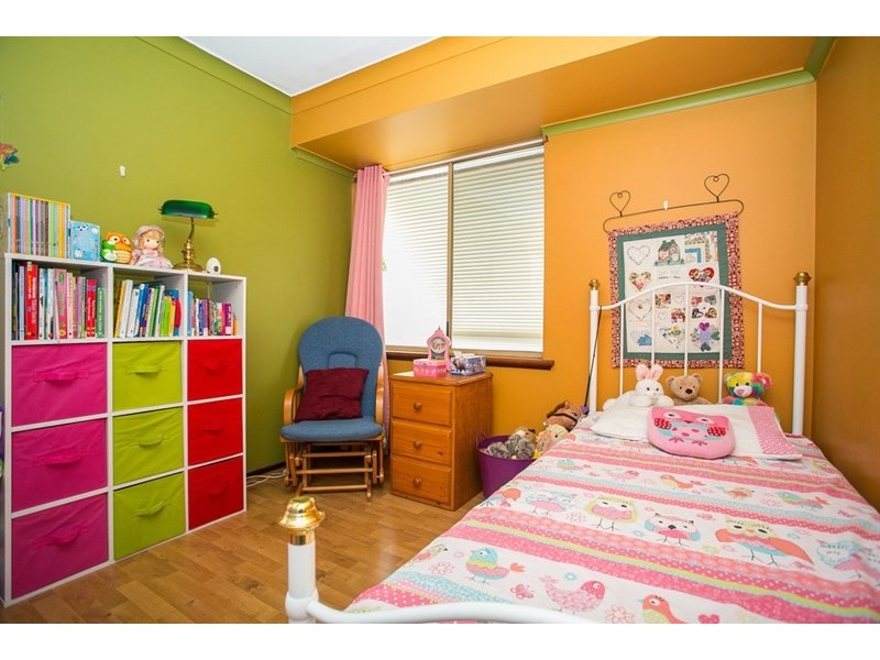 23 Bernley Drive, Viveash WA 6056