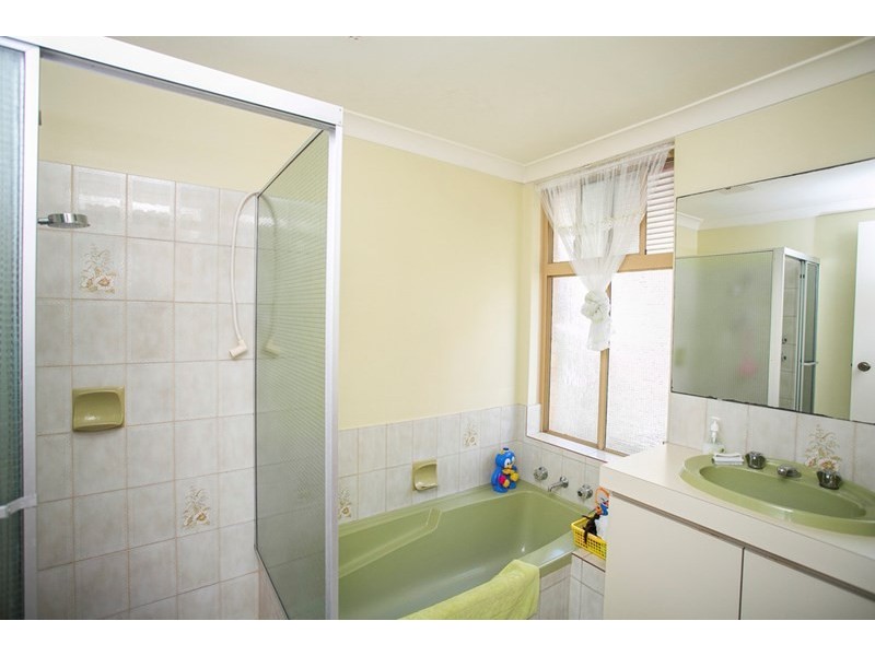 23 Bernley Drive, Viveash WA 6056