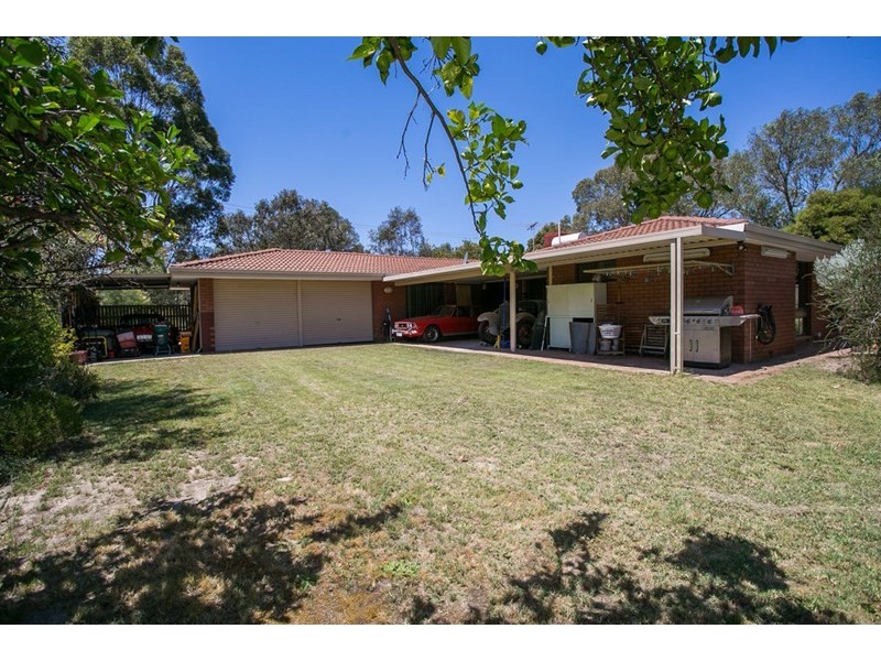 17 James Avenue, Hazelmere WA 6055