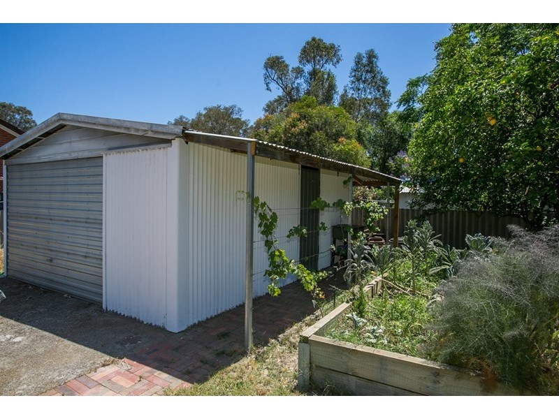 17 James Avenue, Hazelmere WA 6055