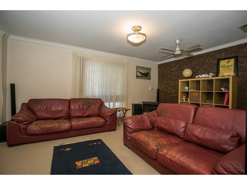 17 James Avenue, Hazelmere WA 6055