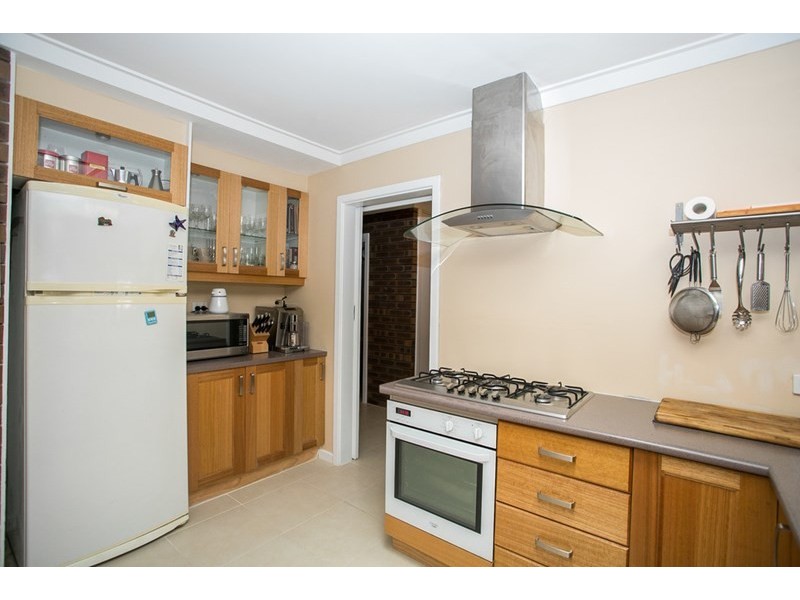 17 James Avenue, Hazelmere WA 6055