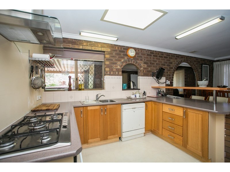 17 James Avenue, Hazelmere WA 6055