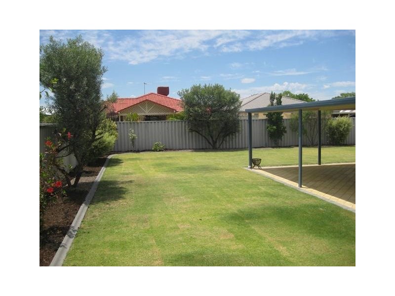 82 Bennett Street, Caversham WA 6055